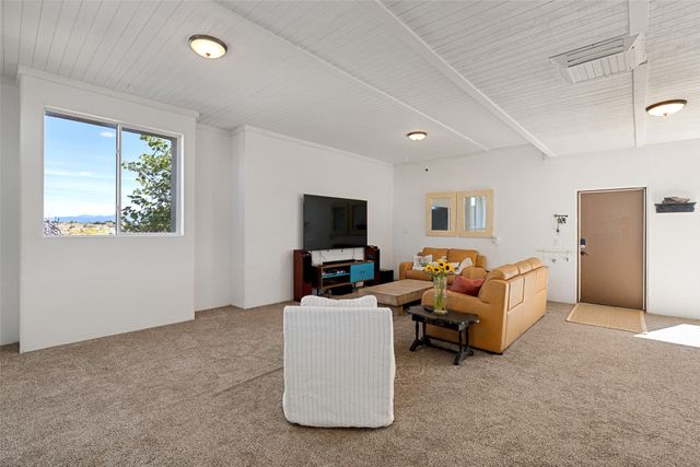 371 San Marcos Loop, Santa Fe, NM 87508