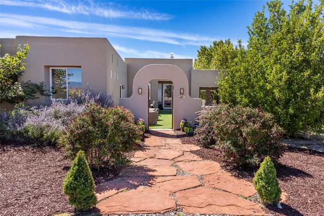 371 San Marcos Loop, Santa Fe, NM 87508