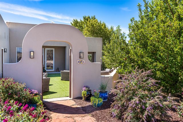 371 San Marcos Loop, Santa Fe, NM 87508