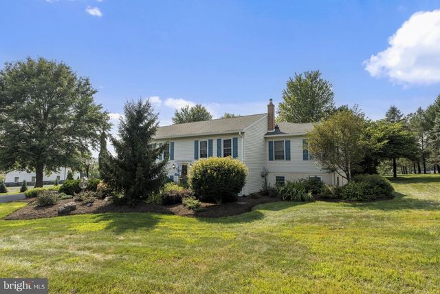 105 WHITEHALL RD, Reinholds, PA 17569