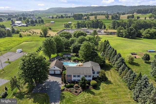 105 WHITEHALL RD, Reinholds, PA 17569