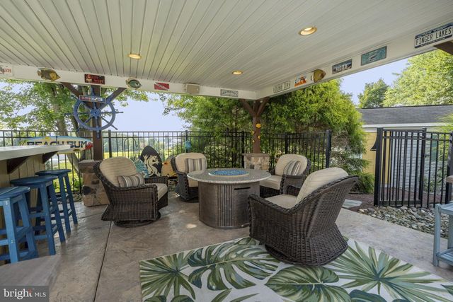 105 WHITEHALL RD, Reinholds, PA 17569