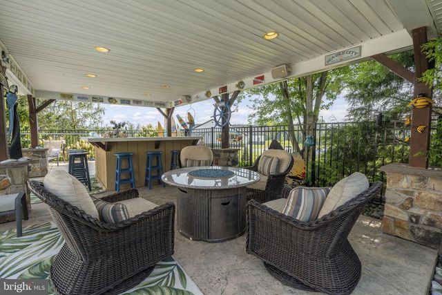 105 WHITEHALL RD, Reinholds, PA 17569