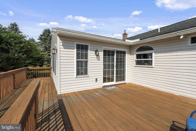 105 WHITEHALL RD, Reinholds, PA 17569