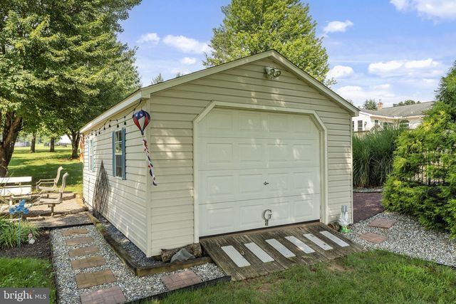 105 WHITEHALL RD, Reinholds, PA 17569