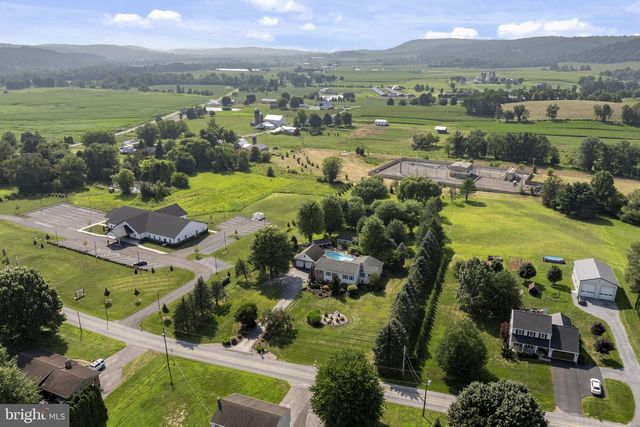 105 WHITEHALL RD, Reinholds, PA 17569