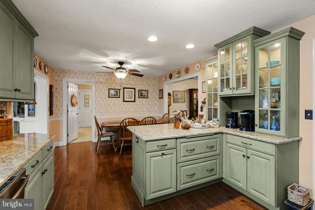 105 WHITEHALL RD, Reinholds, PA 17569