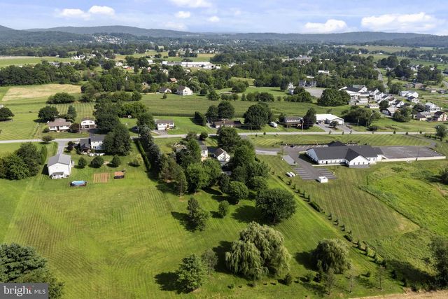 105 WHITEHALL RD, Reinholds, PA 17569