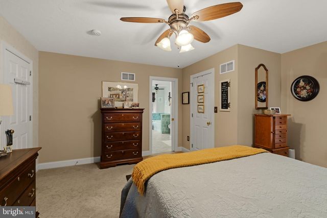 105 WHITEHALL RD, Reinholds, PA 17569