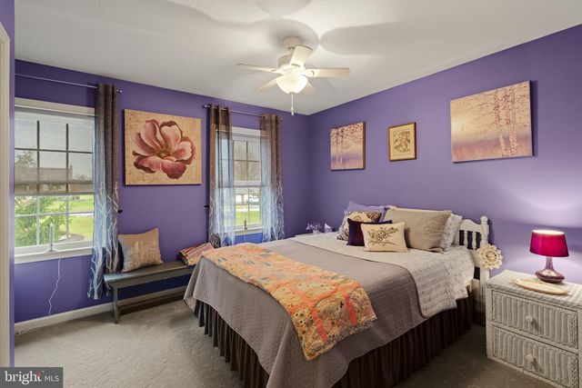 105 WHITEHALL RD, Reinholds, PA 17569