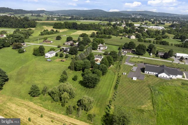 105 WHITEHALL RD, Reinholds, PA 17569