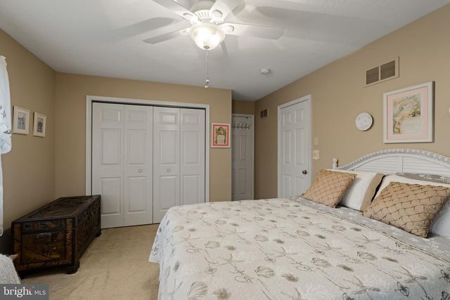 105 WHITEHALL RD, Reinholds, PA 17569