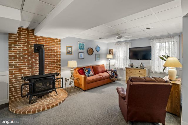 105 WHITEHALL RD, Reinholds, PA 17569