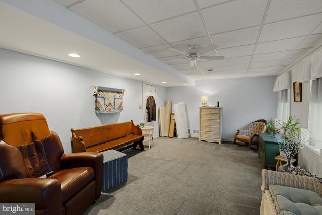 105 WHITEHALL RD, Reinholds, PA 17569