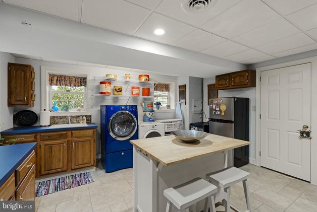 105 WHITEHALL RD, Reinholds, PA 17569