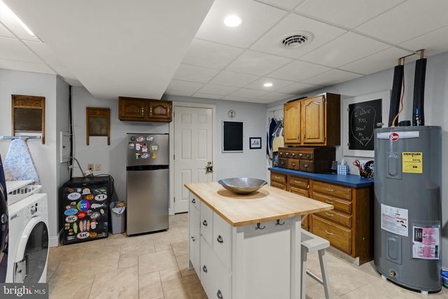 105 WHITEHALL RD, Reinholds, PA 17569