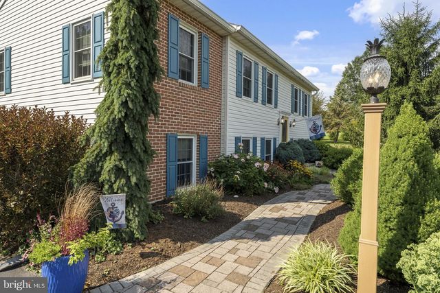 105 WHITEHALL RD, Reinholds, PA 17569