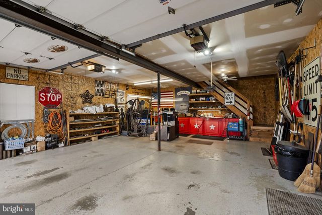 105 WHITEHALL RD, Reinholds, PA 17569