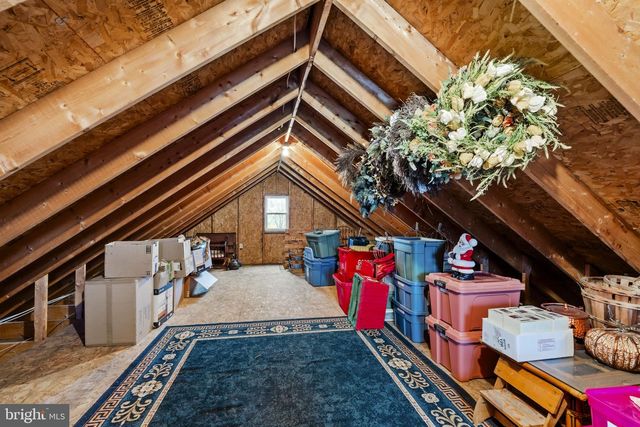 105 WHITEHALL RD, Reinholds, PA 17569