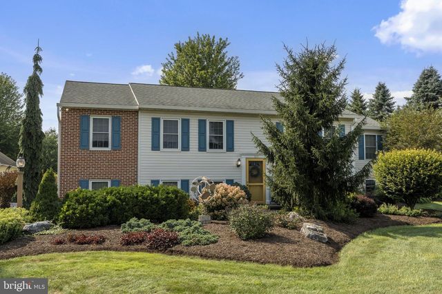 105 WHITEHALL RD, Reinholds, PA 17569