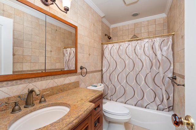 9 Ellis Drive, Syosset, NY 11791