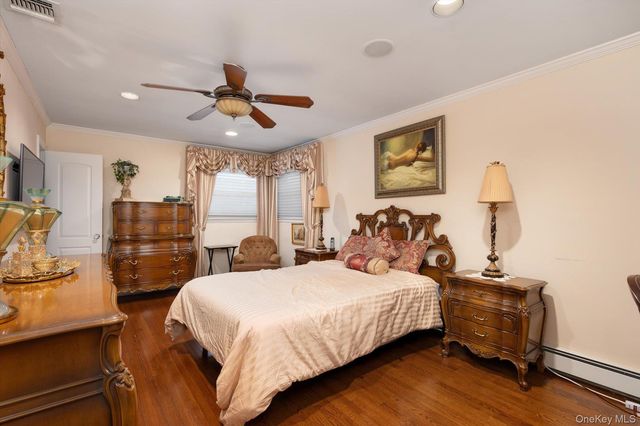 9 Ellis Drive, Syosset, NY 11791