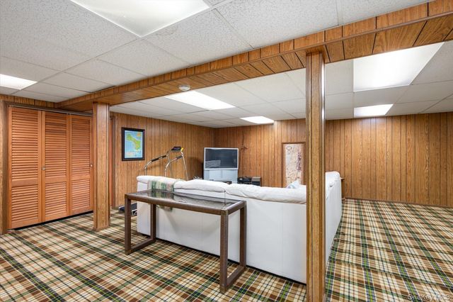 9 Ellis Drive, Syosset, NY 11791