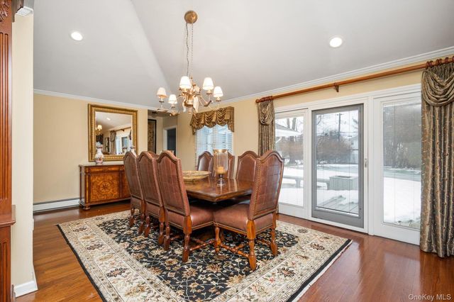 9 Ellis Drive, Syosset, NY 11791