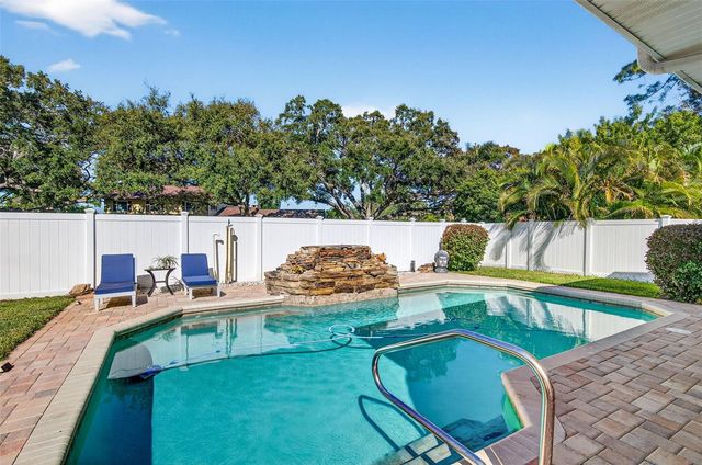 2366 PEMBROOK DRIVE, Clearwater, FL 33764