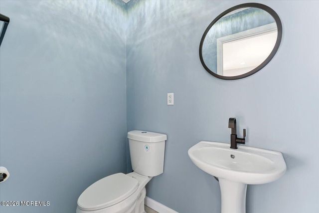 629 W Commodore Boulevard, Jackson, NJ 08527