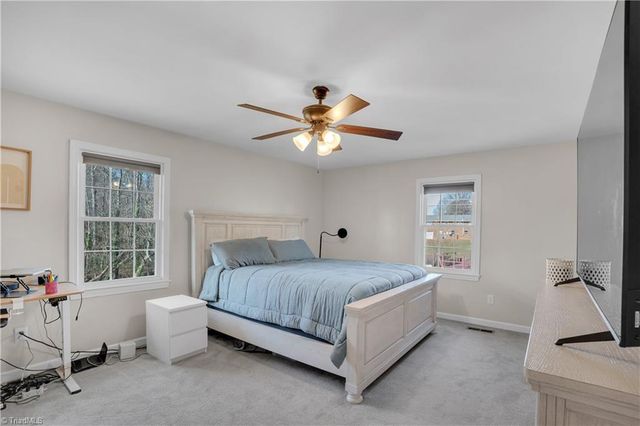 176 Farmbrooke Lane, Winston-salem, NC 27127