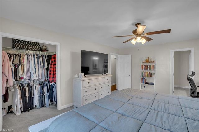 176 Farmbrooke Lane, Winston-salem, NC 27127