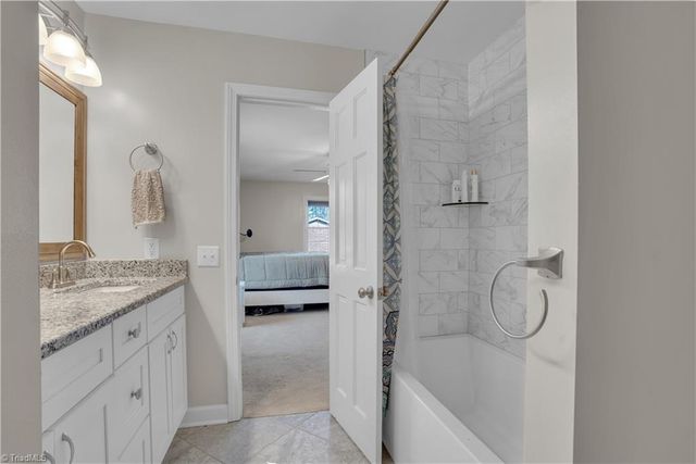 176 Farmbrooke Lane, Winston-salem, NC 27127