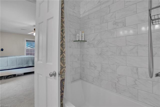 176 Farmbrooke Lane, Winston-salem, NC 27127