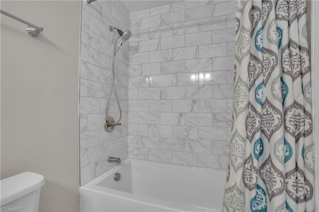 176 Farmbrooke Lane, Winston-salem, NC 27127