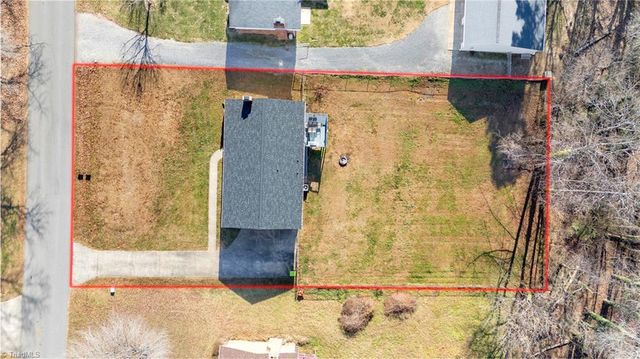176 Farmbrooke Lane, Winston-salem, NC 27127