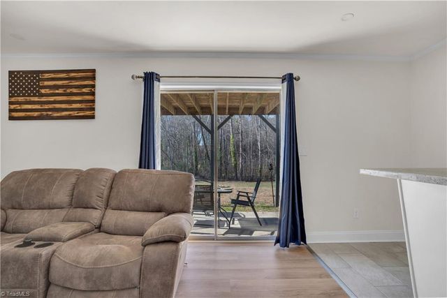 176 Farmbrooke Lane, Winston-salem, NC 27127