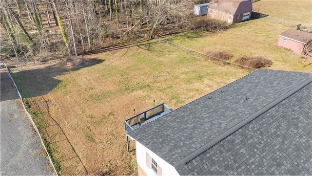 176 Farmbrooke Lane, Winston-salem, NC 27127