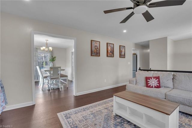 176 Farmbrooke Lane, Winston-salem, NC 27127