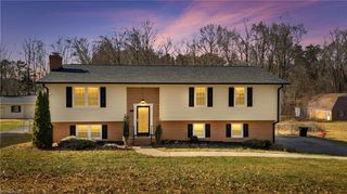 176 Farmbrooke Lane, Winston-salem, NC 27127