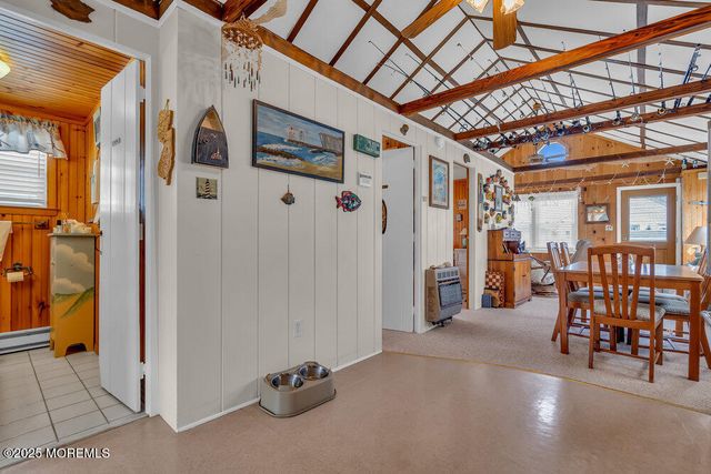 19 9th Lane, Seaside Park, NJ 08752