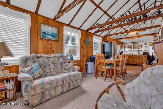 19 9th Lane, Seaside Park, NJ 08752