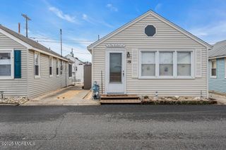 19 9th Lane, Seaside Park, NJ 08752