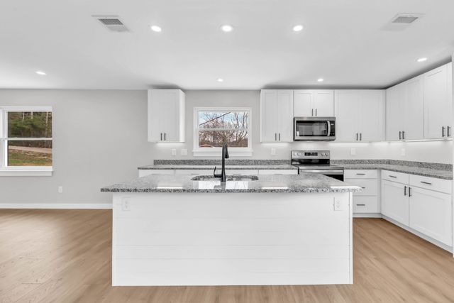 216 Valley View Rd, Dover, TN 37058