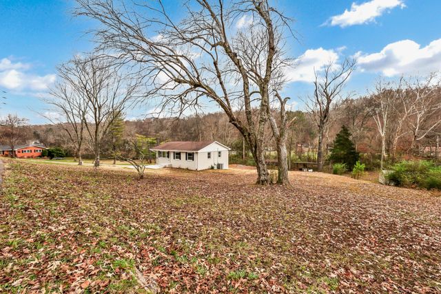 216 Valley View Rd, Dover, TN 37058