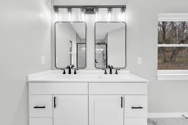 216 Valley View Rd, Dover, TN 37058