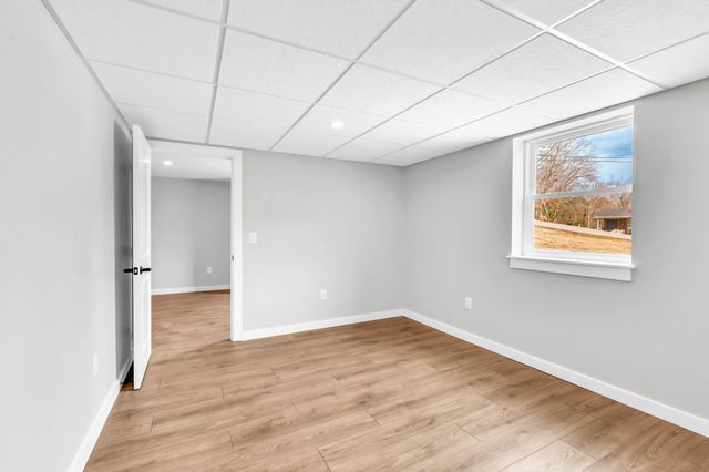 216 Valley View Rd, Dover, TN 37058