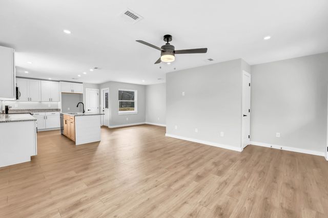 216 Valley View Rd, Dover, TN 37058