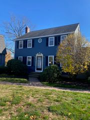 19 Camelot Ct 19, Stoughton, MA 02072