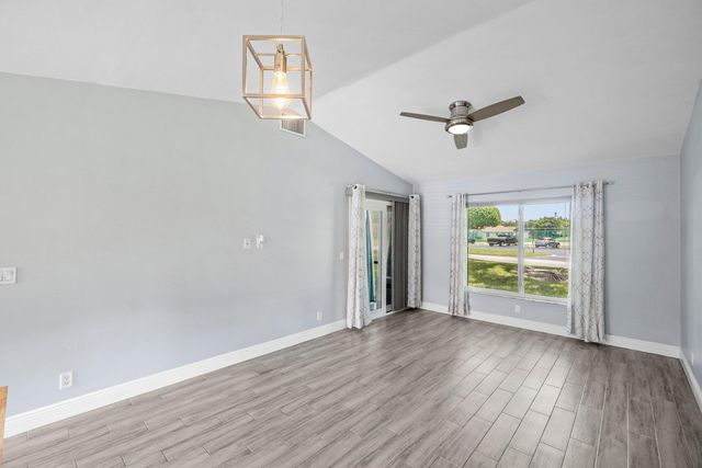28 VIA DE CASAS NORTE 28, Boynton Beach, FL 33426
